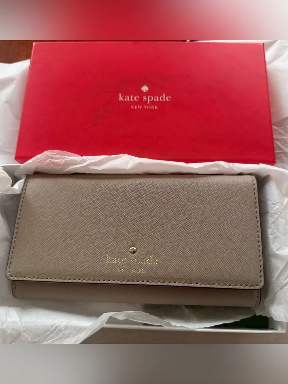 Kate Spade Taupe Saffiano Continental Wallet with Gold Logo. NWB. - Picture 4 of 6